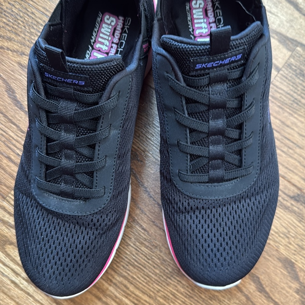 Skechers Black and Pink swift fit sneakers - Picture 4 of 6